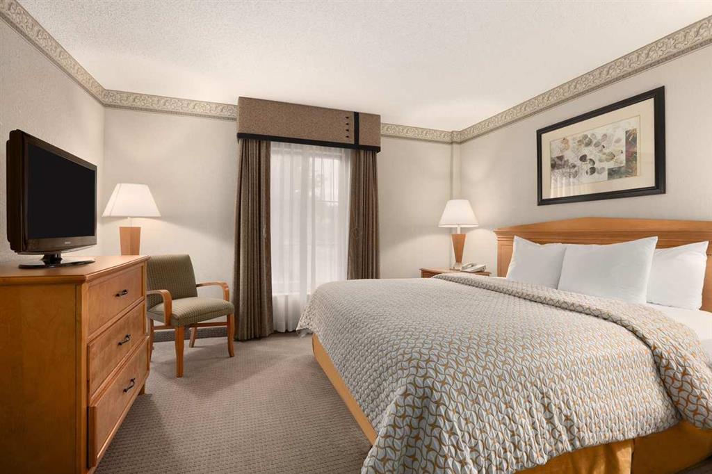 Embassy Suites By Hilton Atlanta Alpharetta Bilik gambar
