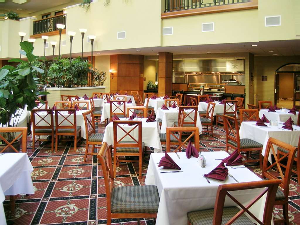 Embassy Suites By Hilton Atlanta Alpharetta Restoran gambar